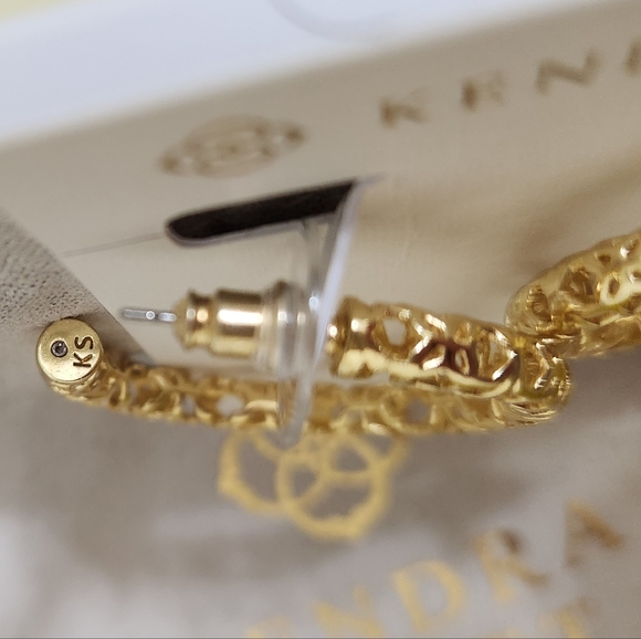 Kendra Scott Maggie Small Filigree Hoop Earring Gold NWT - Picture 5 of 10